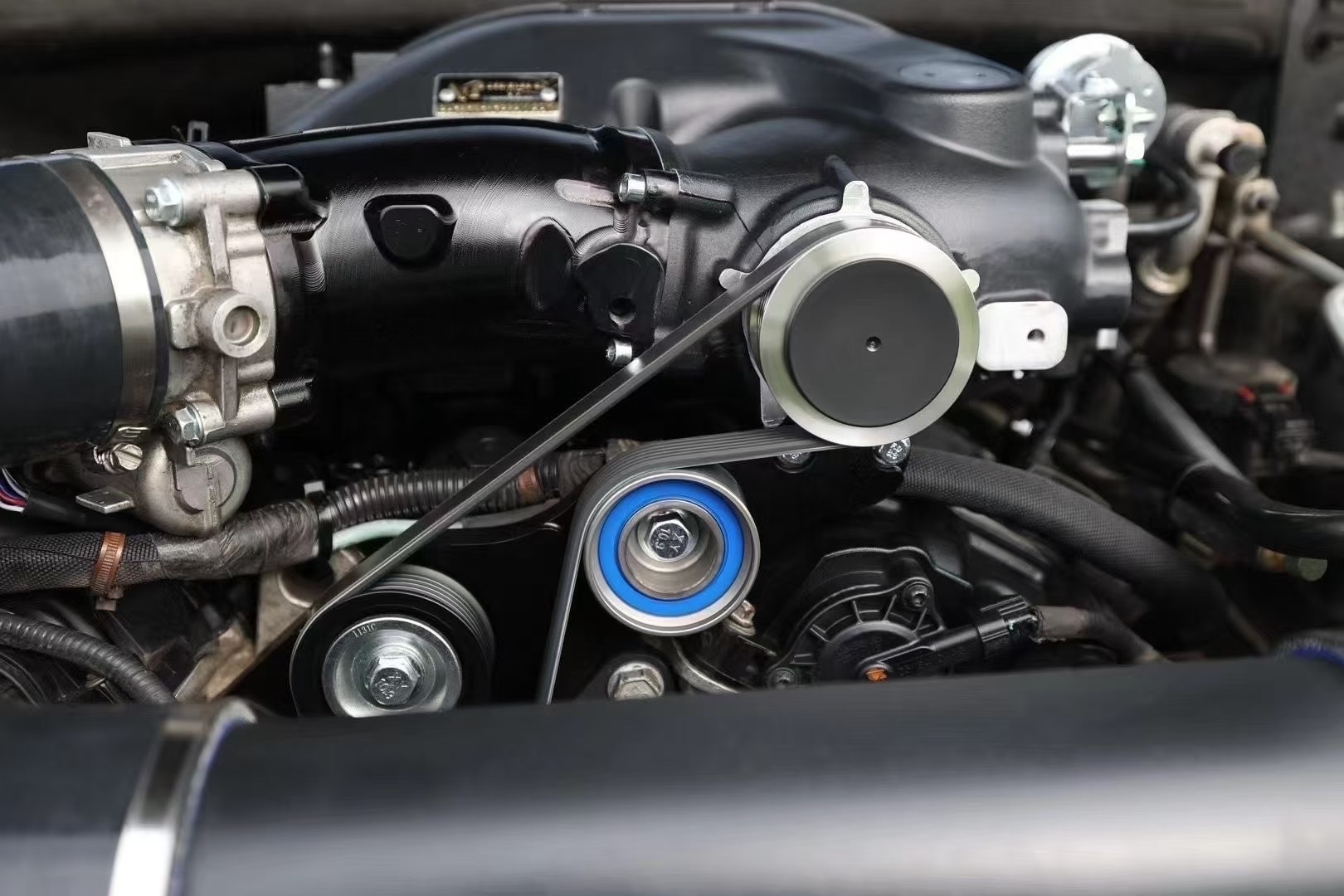 ANROT VT brand logo badge on Jeep Grand Cherokee 3.6L supercharger kit